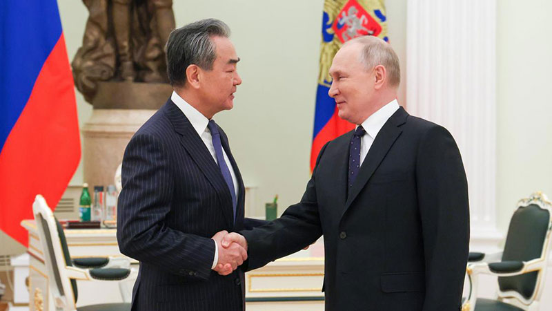 Putin meets China's Ambassador Wang Yi